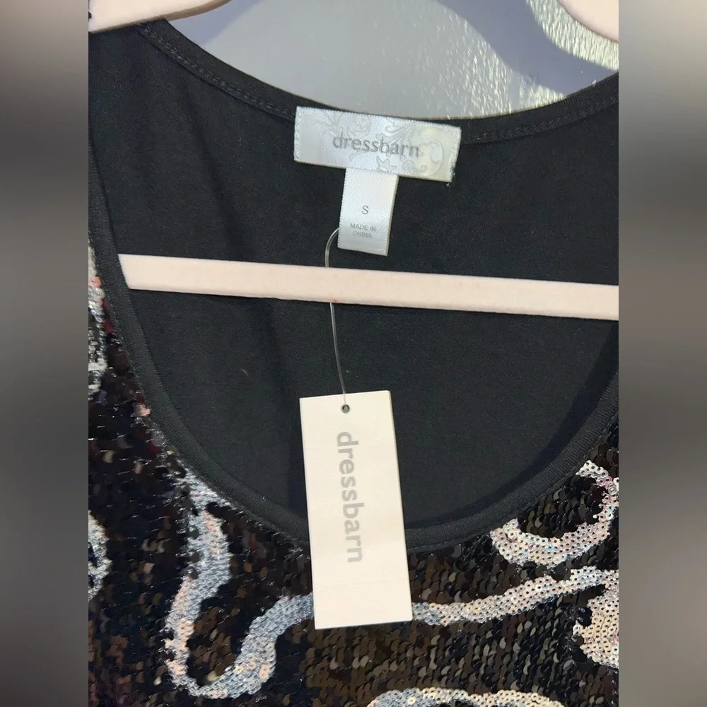 Dressbarn sequin black and silver party sleeveless top. - Picture 2 of 5
